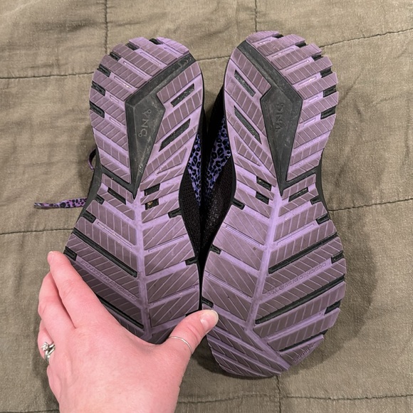 Great Used Brooks Revel Running Shoes - Picture 5 of 7